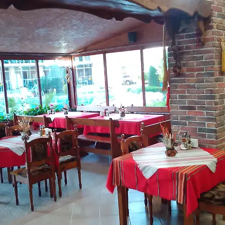 Ξενοδοχείο με διαμερίσματα Sunny Νεσέμπαρ