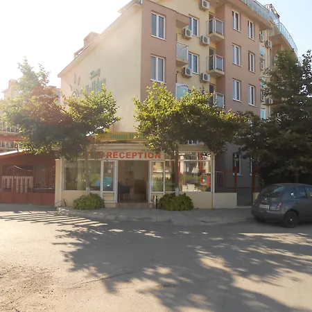 Sunny Νεσέμπαρ