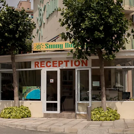 Sunny Νεσέμπαρ