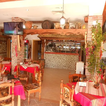 Sunny Νεσέμπαρ