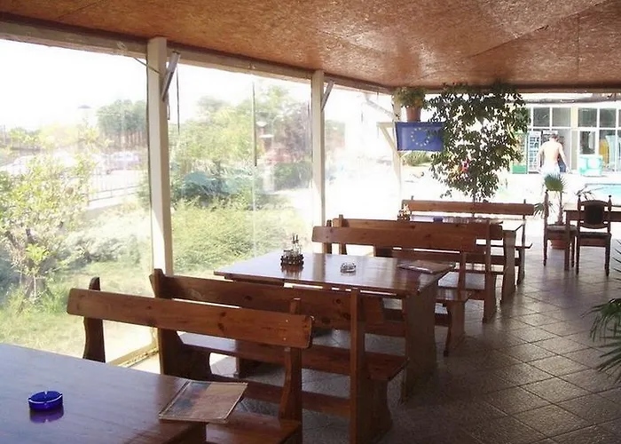 Sunny Ξενοδοχείο με διαμερίσματα Νεσέμπαρ